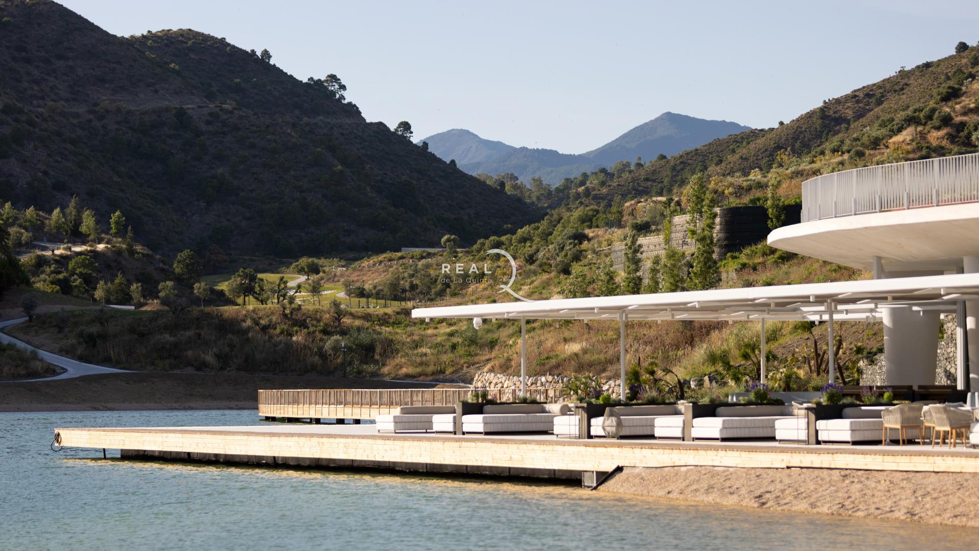 Restarurant - El Lago Club