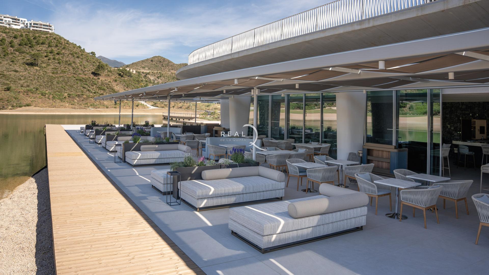 Restaurant - El Lago Club