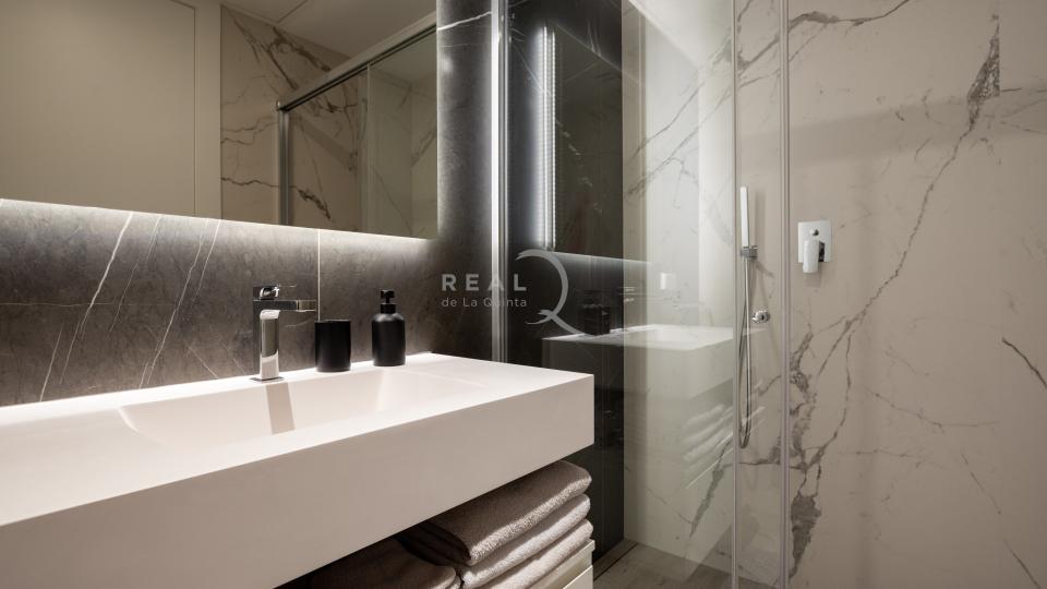 2nd bathroom