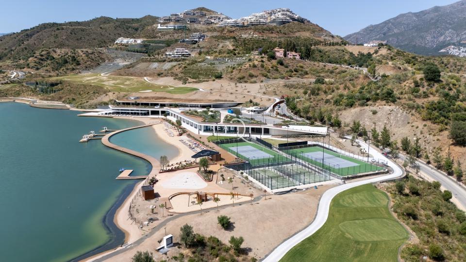 tennis and padel court