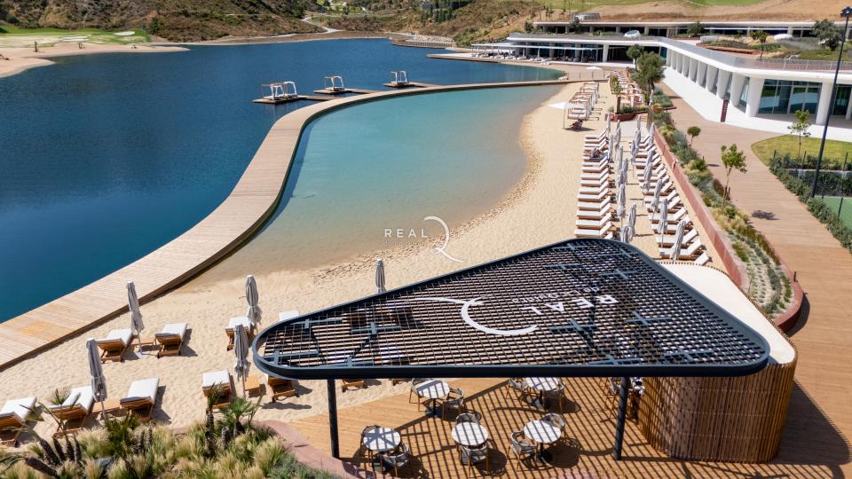 outdoor pool, beach, snack bar
