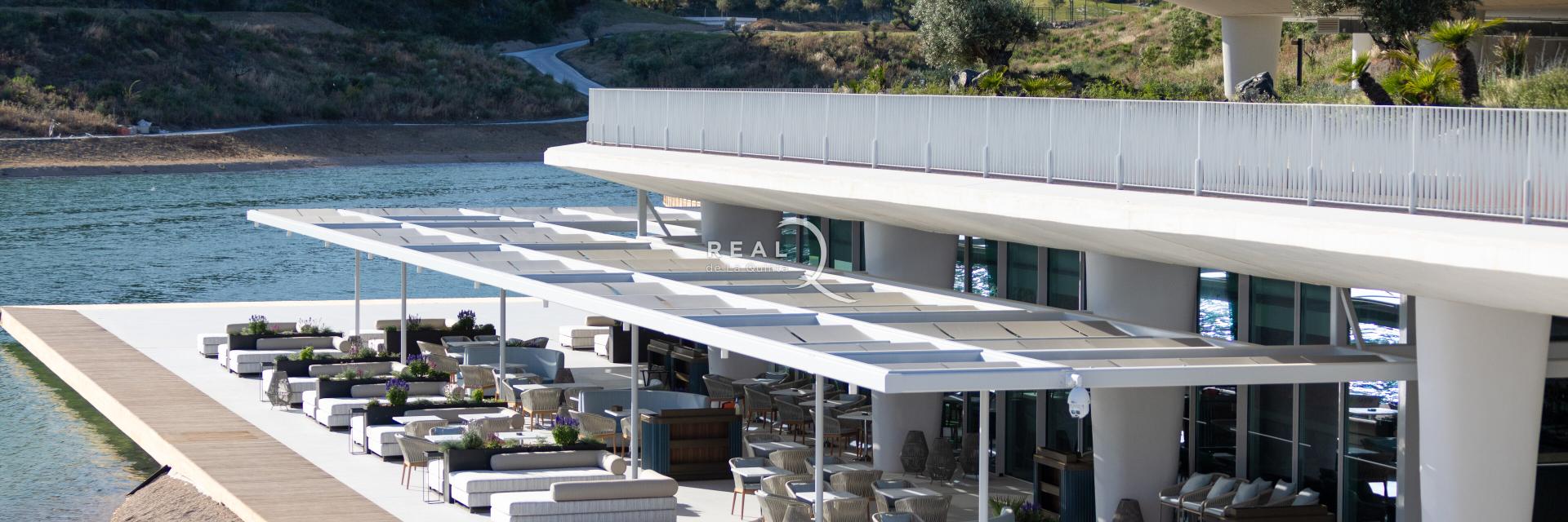 Restaurant - El Lago Club